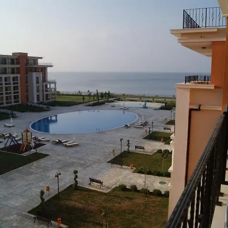 Fort Beach شقة سفيتي فلاس